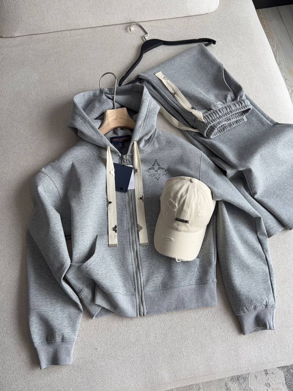 спортивный костюм brunello cucinelli,спортивный костюм мужской brunello cucinelli,спортивный костюм brunello cucinelli серый мужской,толстовка,мужская толстовка с капюшоном