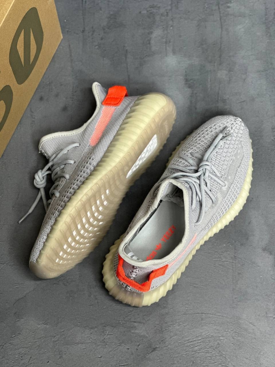 adidas yeezy boost 350 v 2,кроссовки adidas yeezy boost 350,adidas yeezy boost 350 v2 tail light,adidas yeezy boost 350 v2 light,yeezy boost 350 v2 tail light