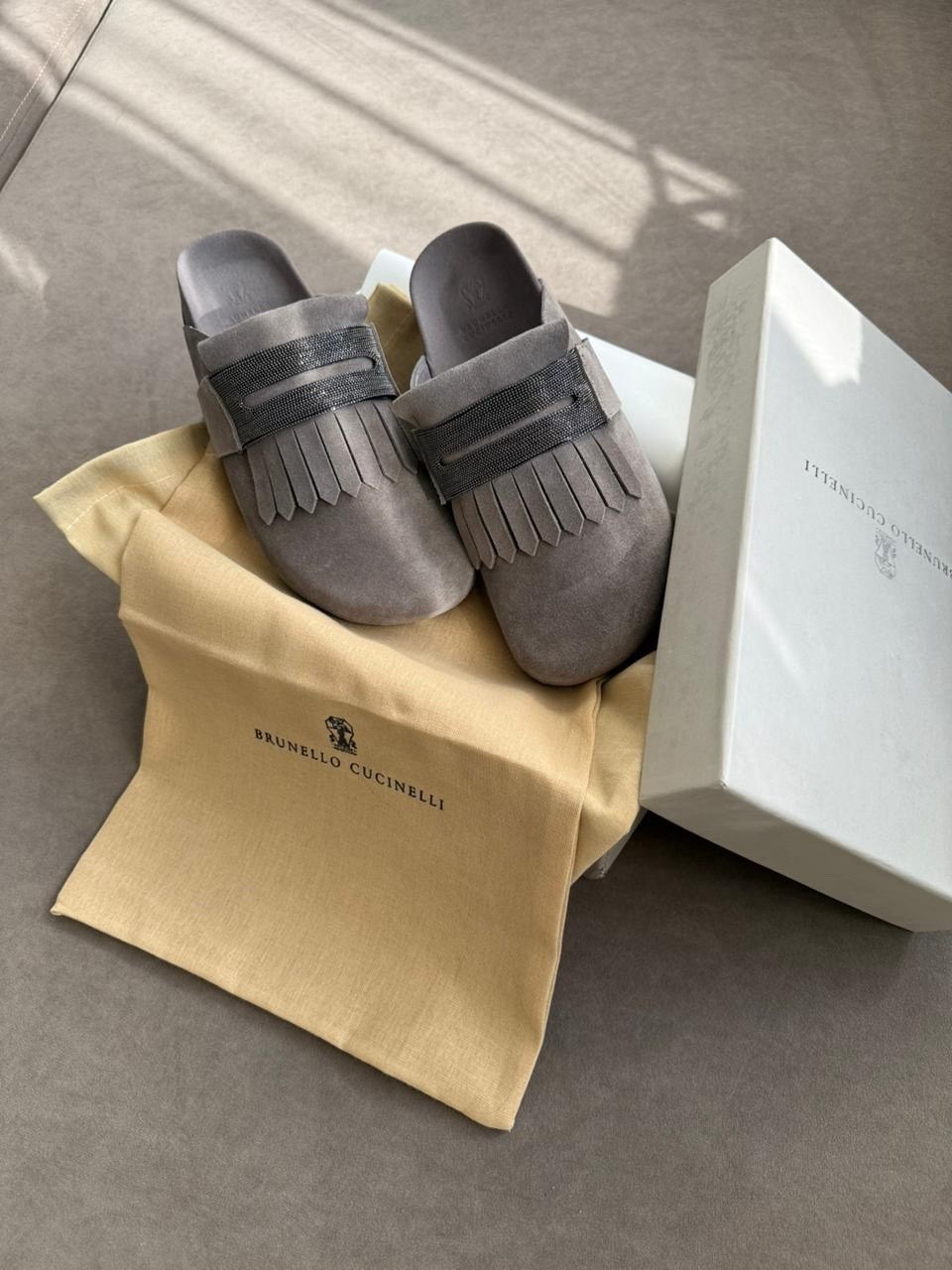 мюли brunello cucinelli,сабо brunello cucinelli,шлепанцы brunello cucinelli,,замшевые шлепанцы brunello cucinelli