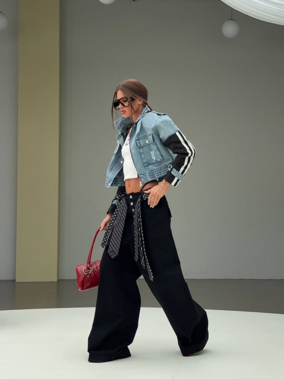 джинсы брюки,мода стиль,мода модная,широкие джинсы