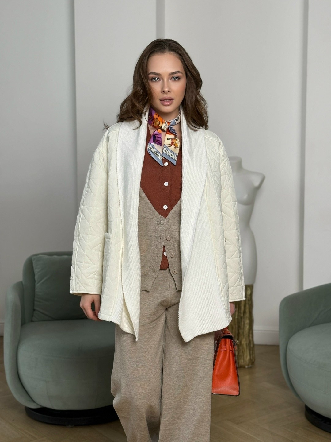 куртка женская,элегантные кардиганы,стёганая куртка,бежевая куртка,жакет