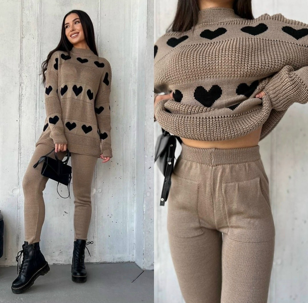 свитер с принтом сердечки,свитера женские,джемпер с сердечками,женская кофта,джемпера женские