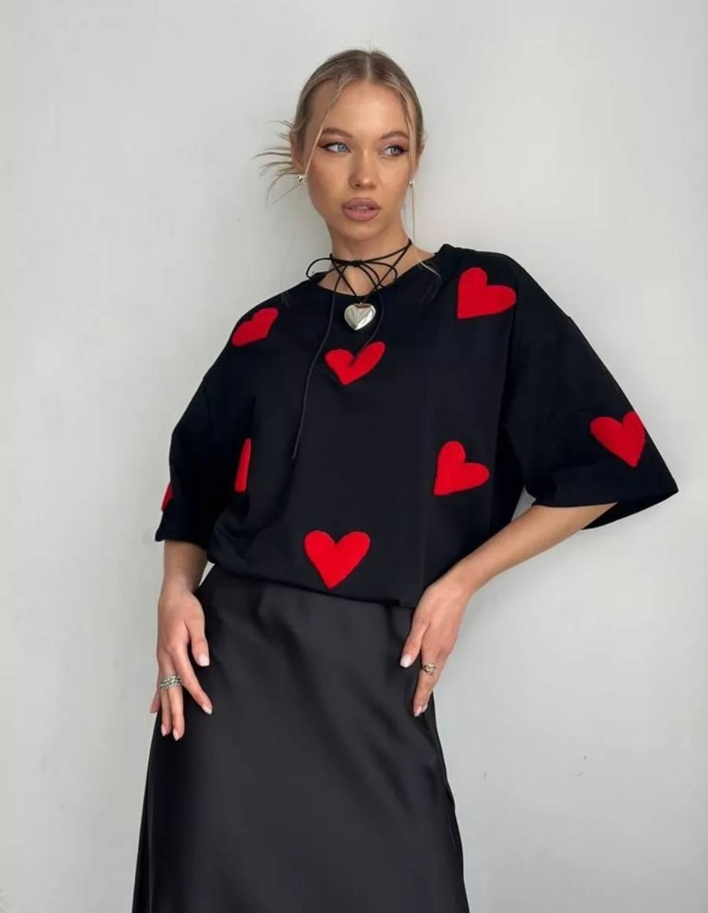 футболки женская оверсайз,футболка с сердечками оверсайз,футболка с сердцем оверсайз,женская футболка