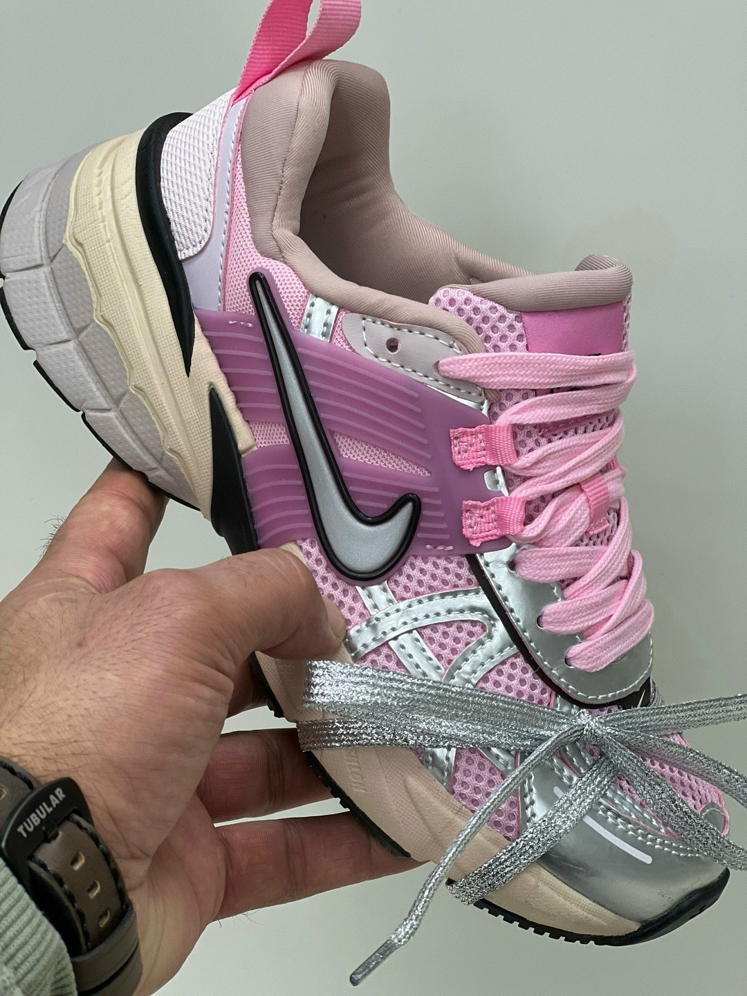 кроссовки nike v 2 k run,кроссовки для женщин nike initiator pink,кроссовки nike,кроссовки беговые женские,кроссовки женские nike