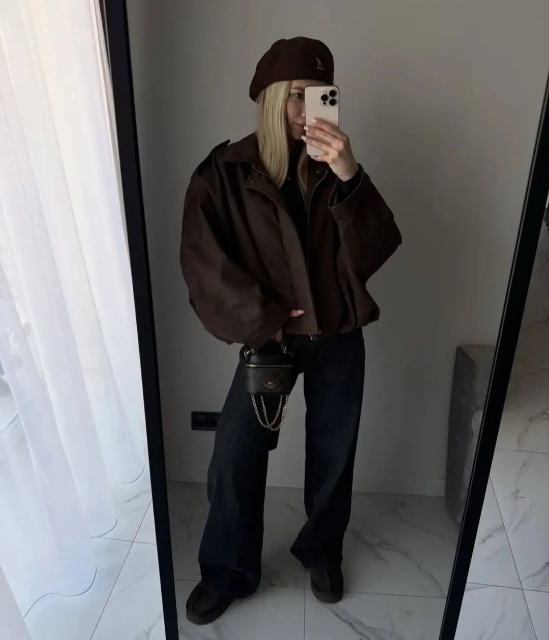 куртка-бомбер из искусственной замши zarina,куртка замшевая,куртка женская замшевая,куртка свободного кроя,куртка из искусственной замши