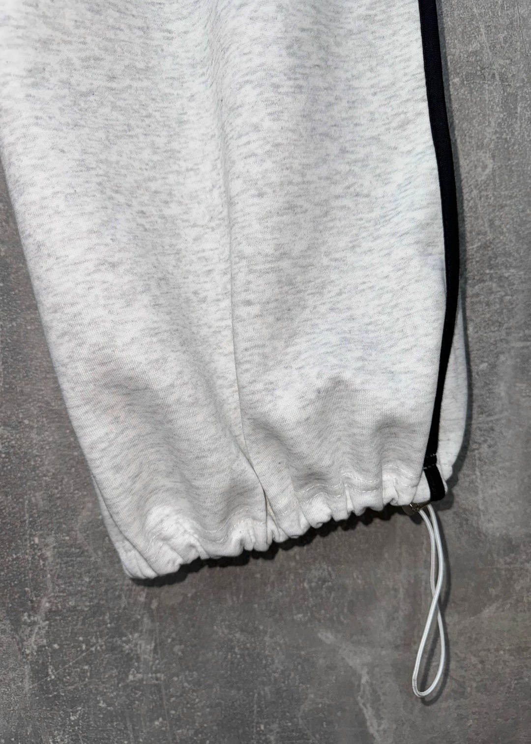 спортивный костюм brunello cucinelli,костюм brunello cucinelli серый,спортивный костюм,мужской спортивный костюм,костюм женский спортивный