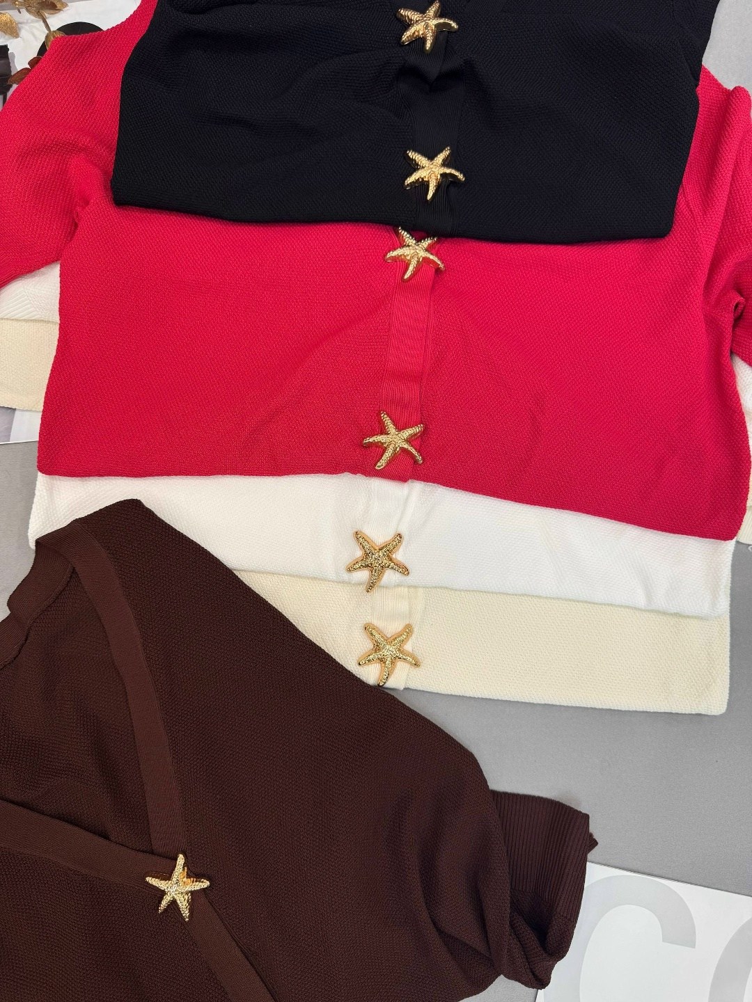 элегантные кардиганы,кардиган женский,белый кардиган,кардиган с пуговицами,стильный кардиган