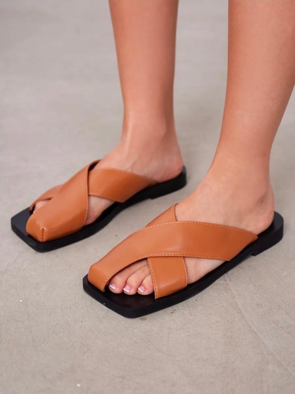 женские шлепанцы,босоножки шлепанцы,модные шлепанцы,шлепанцы летние,