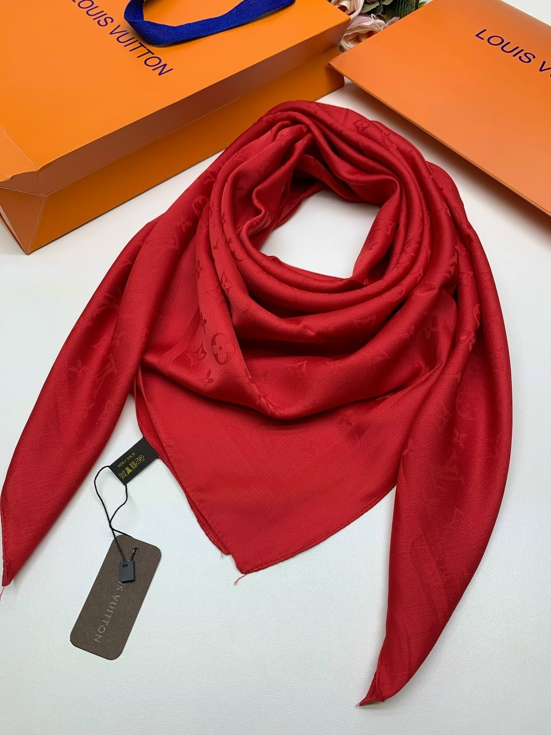 платок женский однотонный 100*100 см арт. 1218461,шелковый однотонный платок,платок шелковый луи виттон,платок mirra,платок женский
