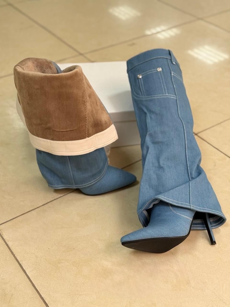 джинсовые сапоги,модные сапоги,denim boots,высокие сапоги,женские джинсовые сапоги до колена синие с острым носком на тонком высоком каблуке