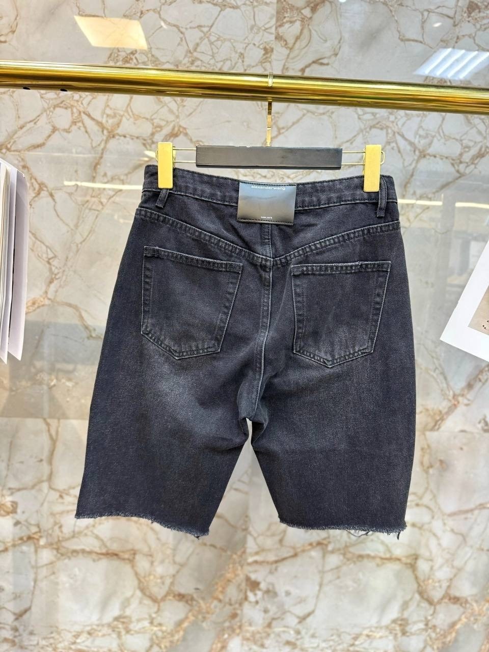 джинсовые шорты,мужские джинсовые шорты,dsquared2 шорты джинсовые мужские,шорты женские джинсовые,шорты джинсовые дольче габбана женские