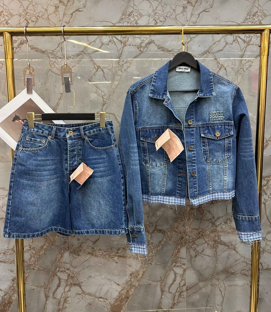 джинсовая куртка miu miu,женская джинсовая куртка,джинсовая куртка,модные джинсовые куртки,джинсовая куртка повседневная
