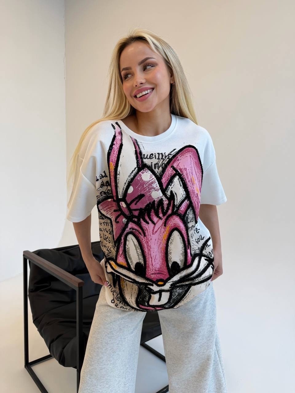 футболочка в стиле оверсайз,стильные футболки,футболки оверсайз с принтами,футболки женские с принтом,футболка с ярким принтом