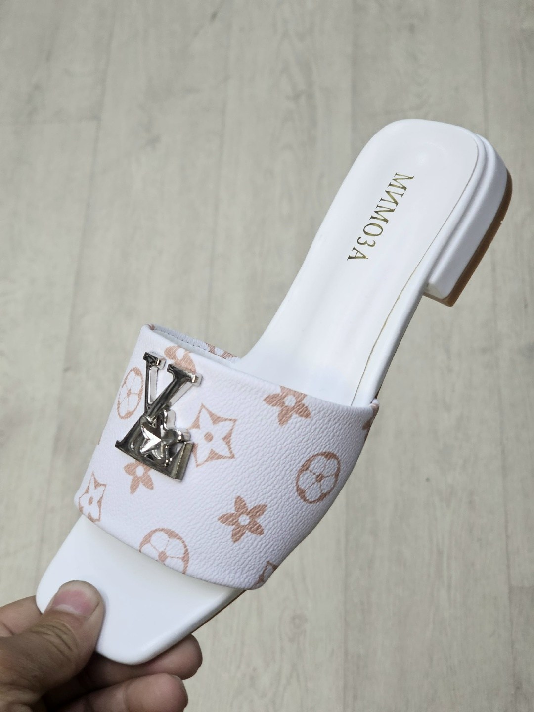 луи виттон шлепки женские,шлепанцы женские луи виттон,,шлепанцы луи виттон,шлепанцы louis vuitton