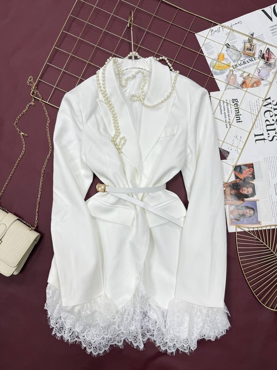 женский белый пиджак,жакет с поясом,пиджак с кружевом,костюм стильный,жакет