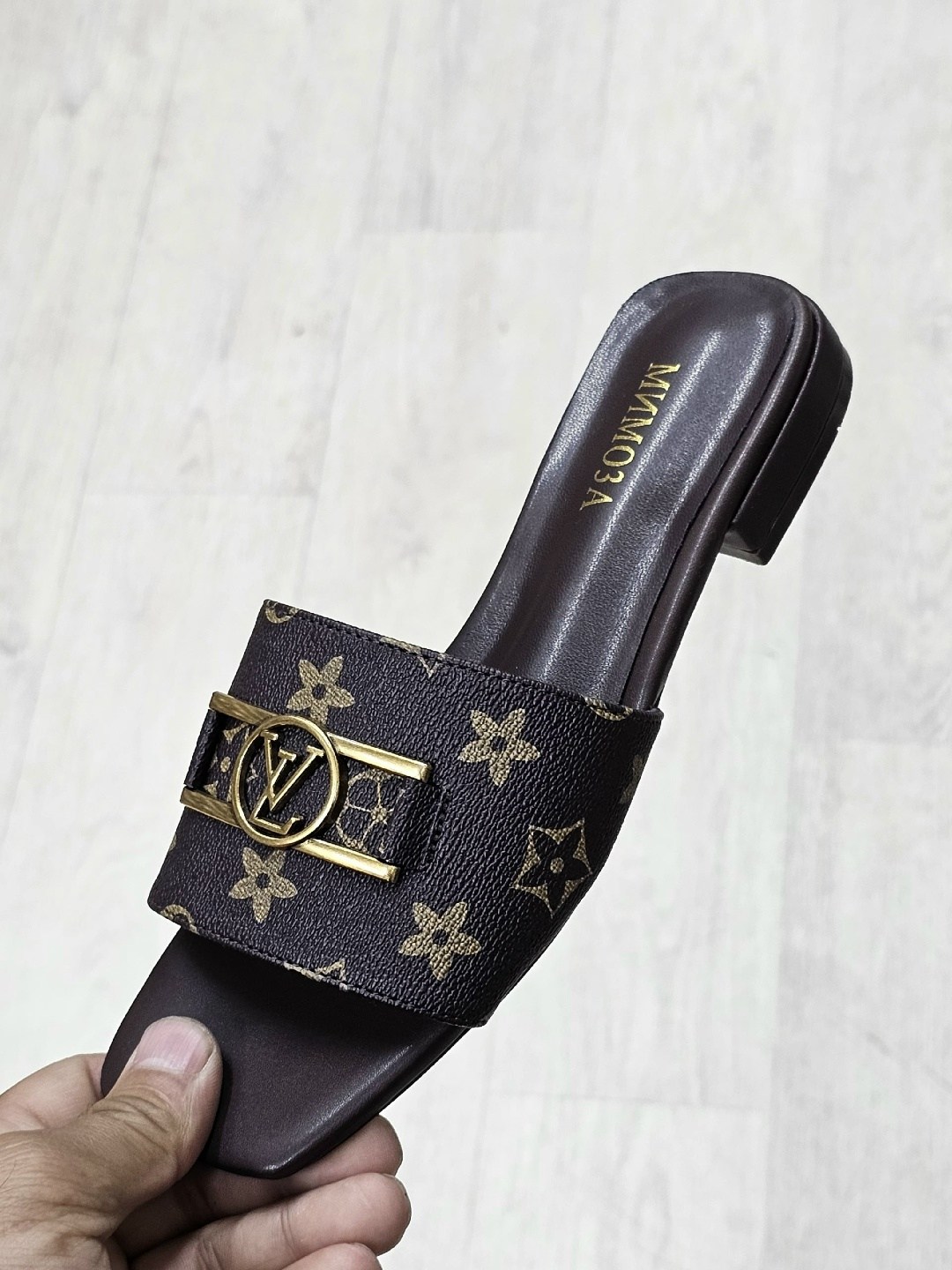 луи виттон шлепки женские,шлепанцы женские луи виттон,,шлепанцы луи виттон,шлепанцы louis vuitton