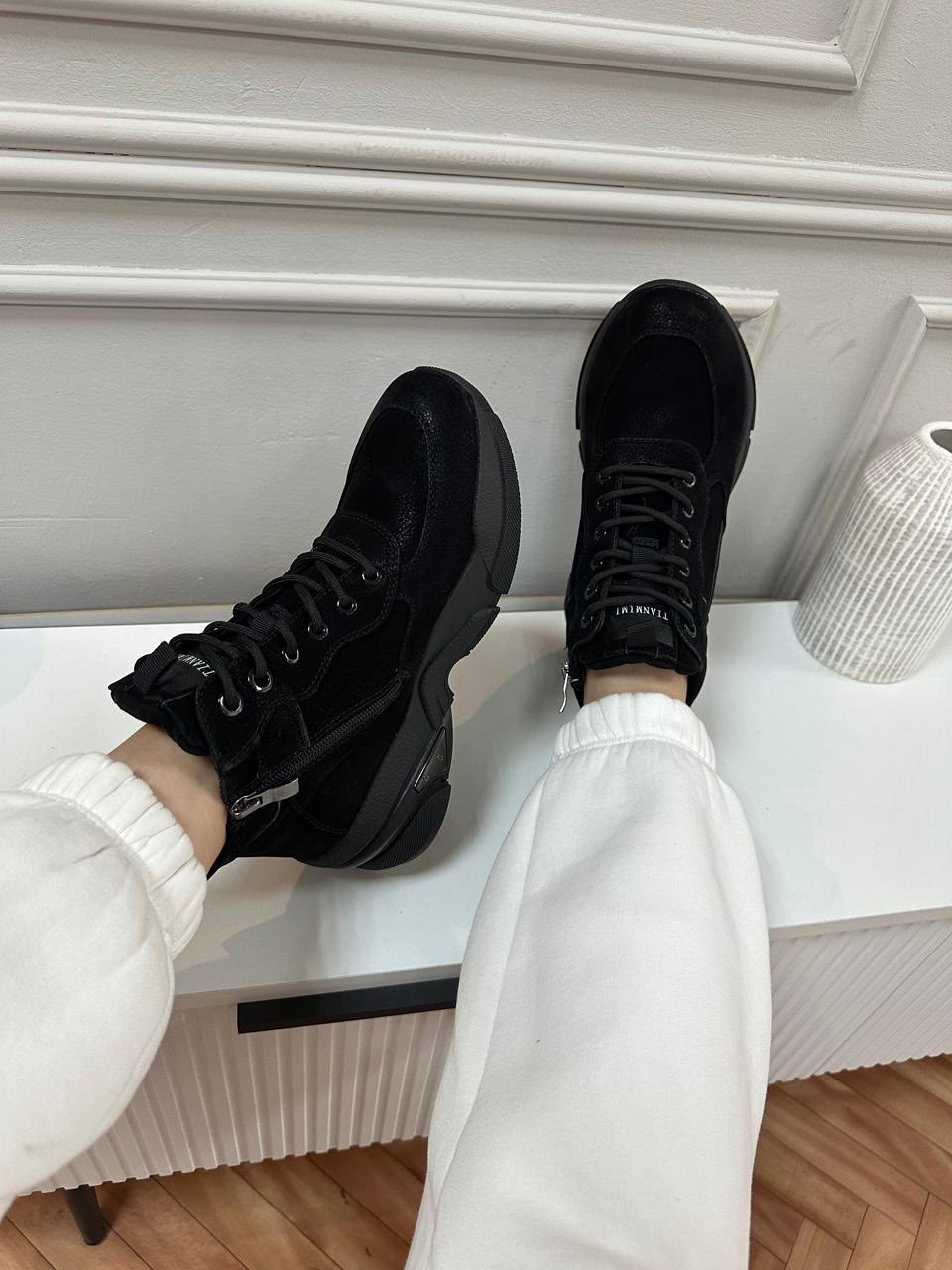 ,женские кроссовки,женские ботинки,черные кроссовки,кроссовки замшевые