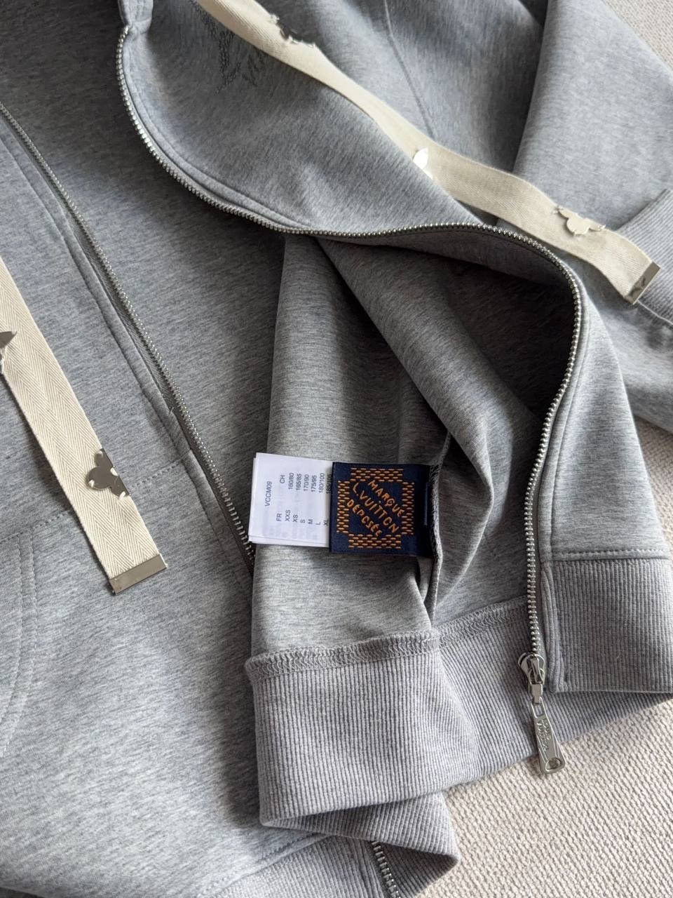 спортивный костюм brunello cucinelli,спортивный костюм мужской brunello cucinelli,спортивный костюм brunello cucinelli серый мужской,толстовка,мужская толстовка с капюшоном