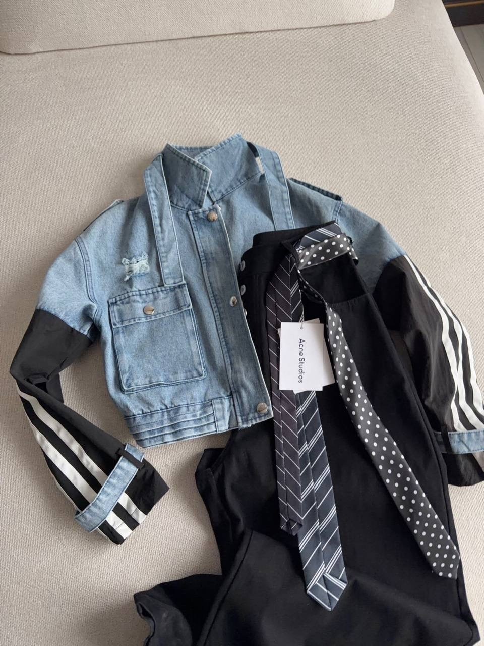 модный стиль,джинсы с лампасами,штаны джинсы,широкие джинсы