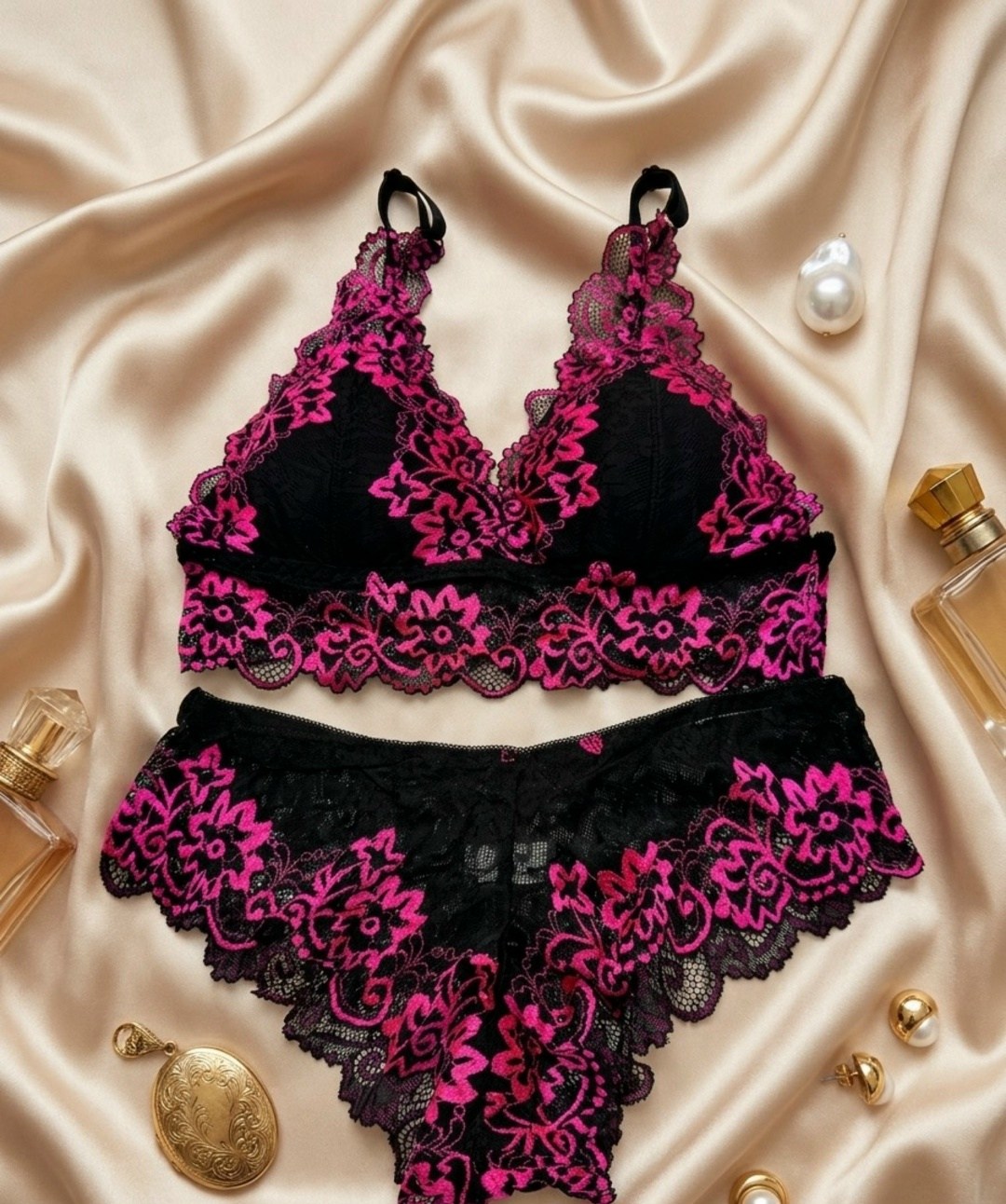 комплект нижнего белья кружевного,комплект женского кружевного нижнего белья,комплект нижнего белья,комплект женского нижнего белья,кружевное белье