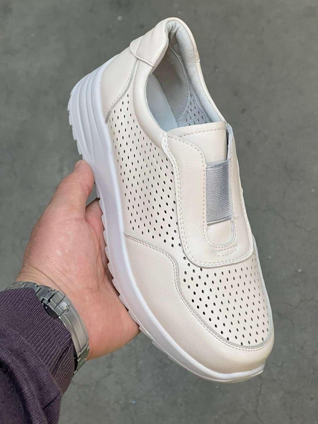 ,кроссовки женскиe,белые кроссовки женские,кроссовки для женщин,обуви