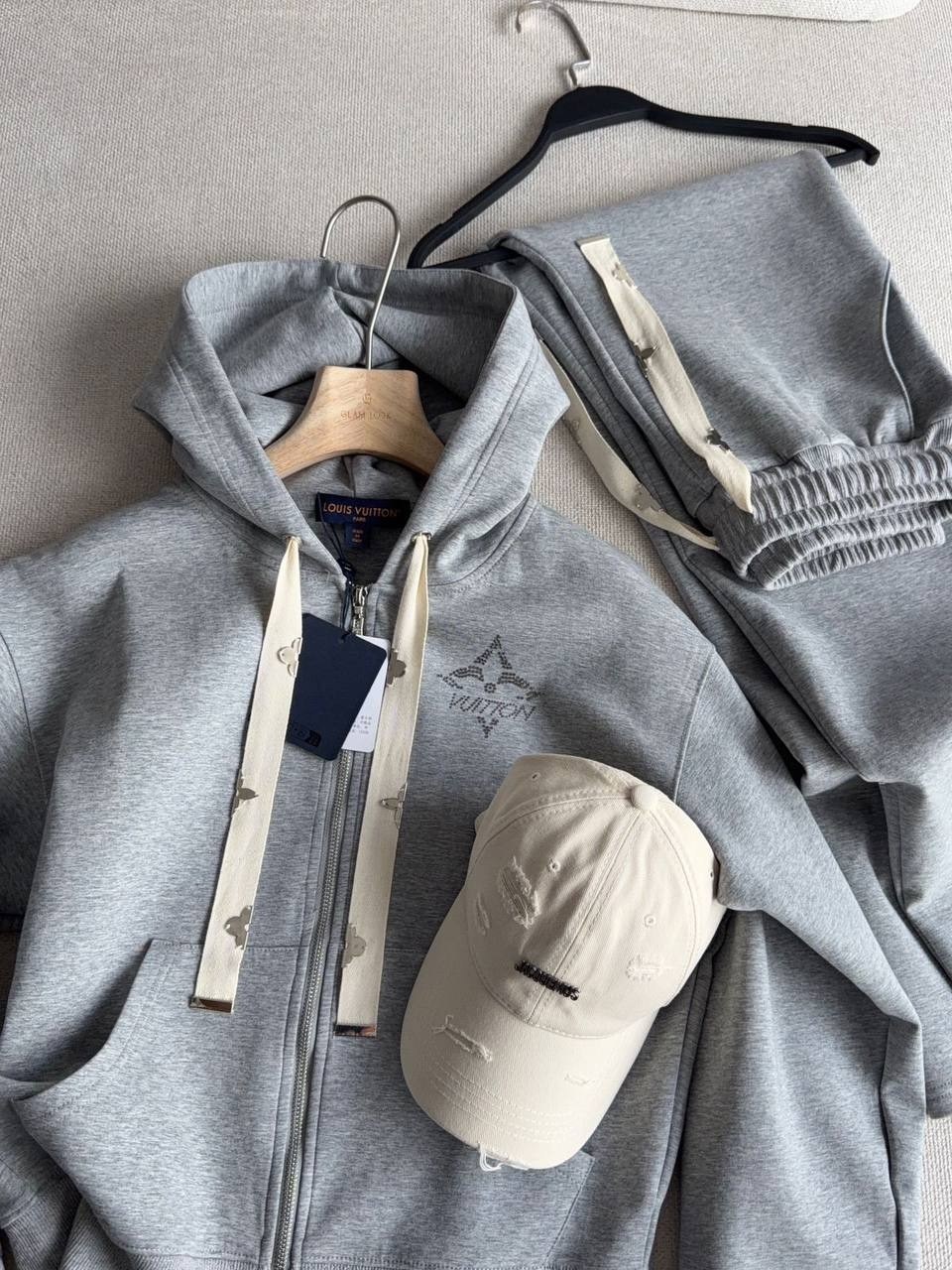 спортивный костюм brunello cucinelli,спортивный костюм мужской brunello cucinelli,спортивный костюм brunello cucinelli серый мужской,толстовка,мужская толстовка с капюшоном