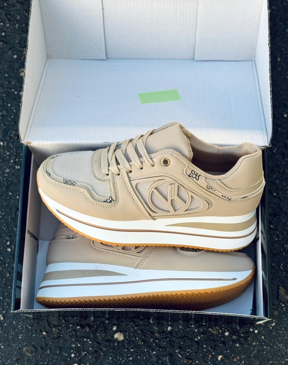 ,женские кроссовки,кроссовки повседневные женские,женские кожаные кроссовки,спортивная