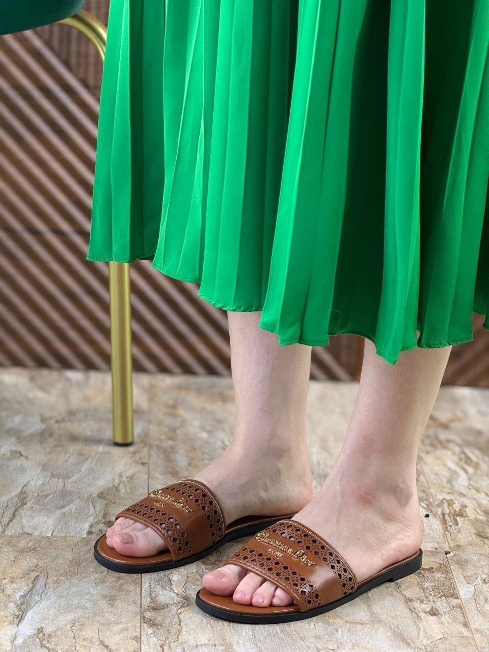 женские шлепанцы dior dway,шлепанцы christian dior,тапочки dior,сандалии dior,