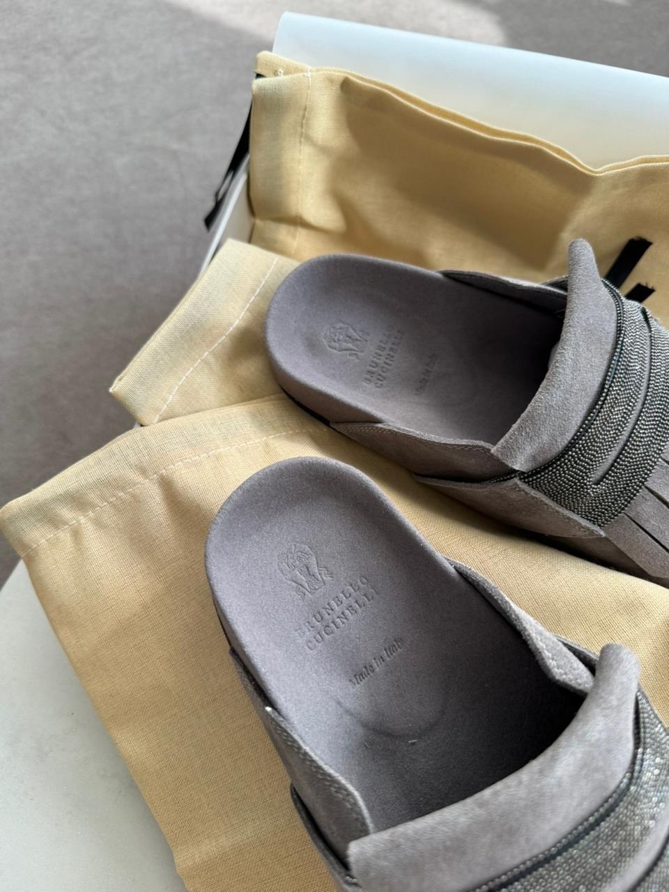 мюли brunello cucinelli,сабо brunello cucinelli,шлепанцы brunello cucinelli,,замшевые шлепанцы brunello cucinelli