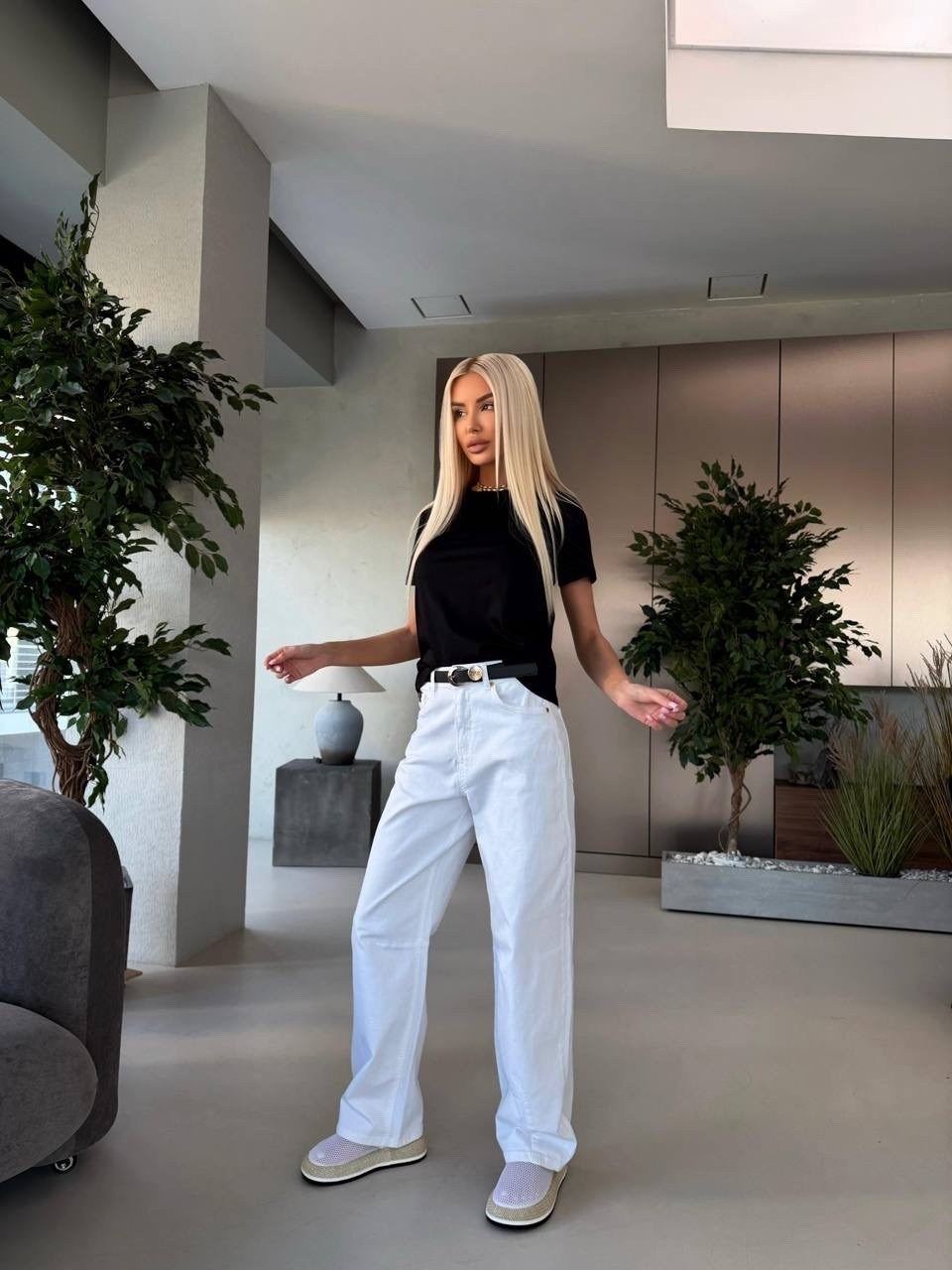 белые джинсы,женские джинсы,джинсы стильные,брюки джинсы,джинсы женские широкие