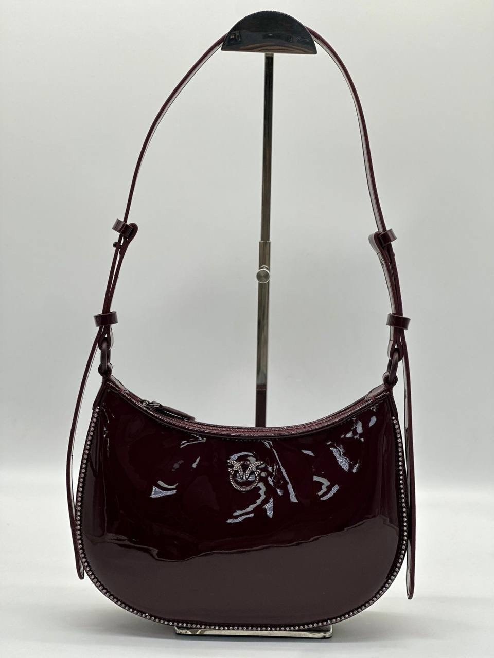 женская бордово-красная сумка на плечо из лакированной кожи,сумки pinko,сумка женская бордовая,бордовая сумка,сумка