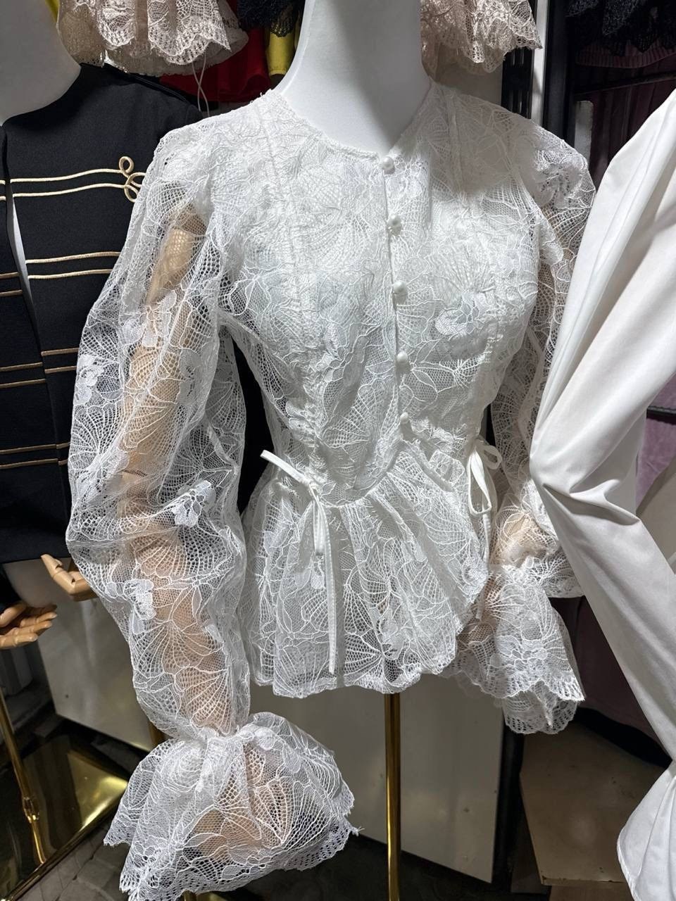 блузка с оборками,блузка стильная,блузка модная,кружевная блузка,женская блузка