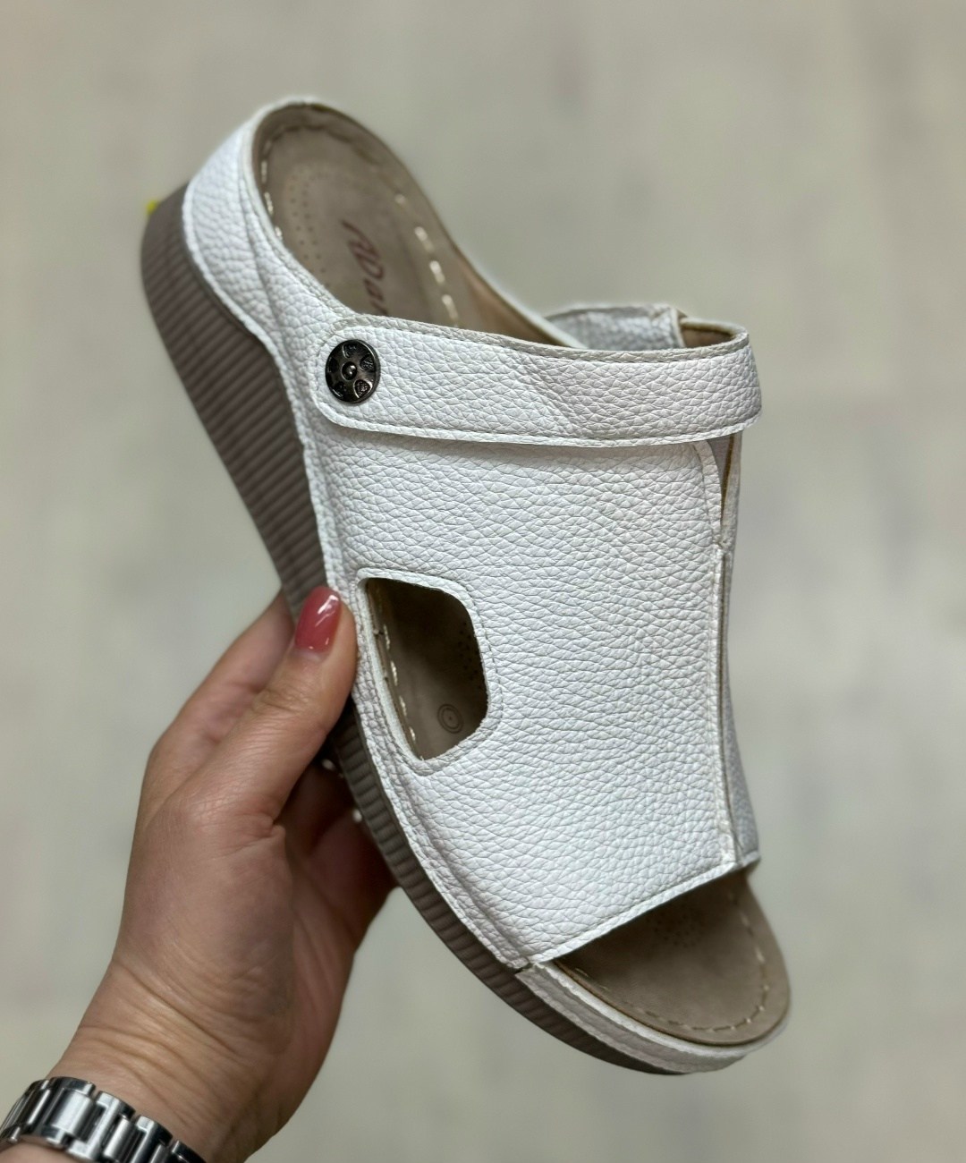 ,женские шлепанцы,сабо женские,женские босоножки,модные босоножки