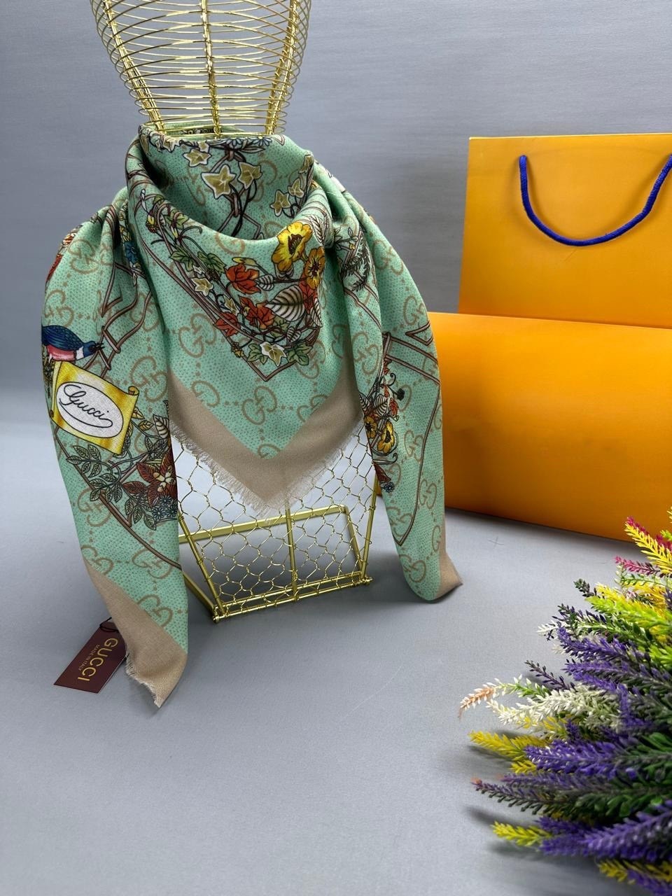 шарф гуччи женский,платок гуччи,платок гуччи оригинал,платок gucci,шелковый платок гуччи