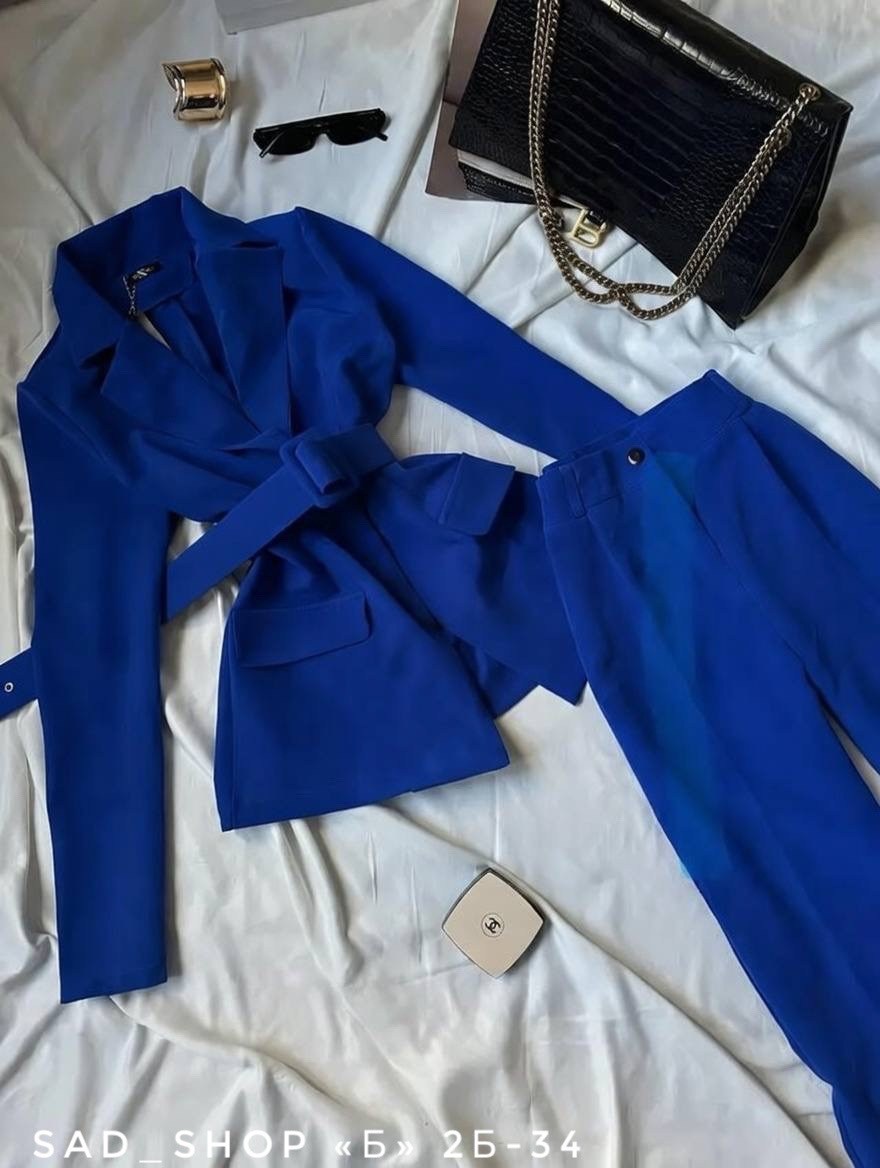 костюм двойка брючный классический,костюм женский брючный тройка,женский брючный костюм двойка,костюм брючный голубой,костюм классика пиджак с ремнем и брюки голубой bek