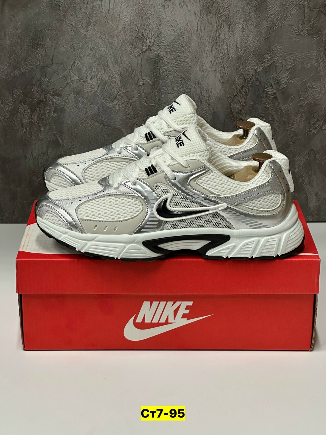 nike кроссовки,кроссовки nike v5 rnr white black silver,кроссовки v5 rnr nike,кроссовки мужские nike,женские кроссовки nike