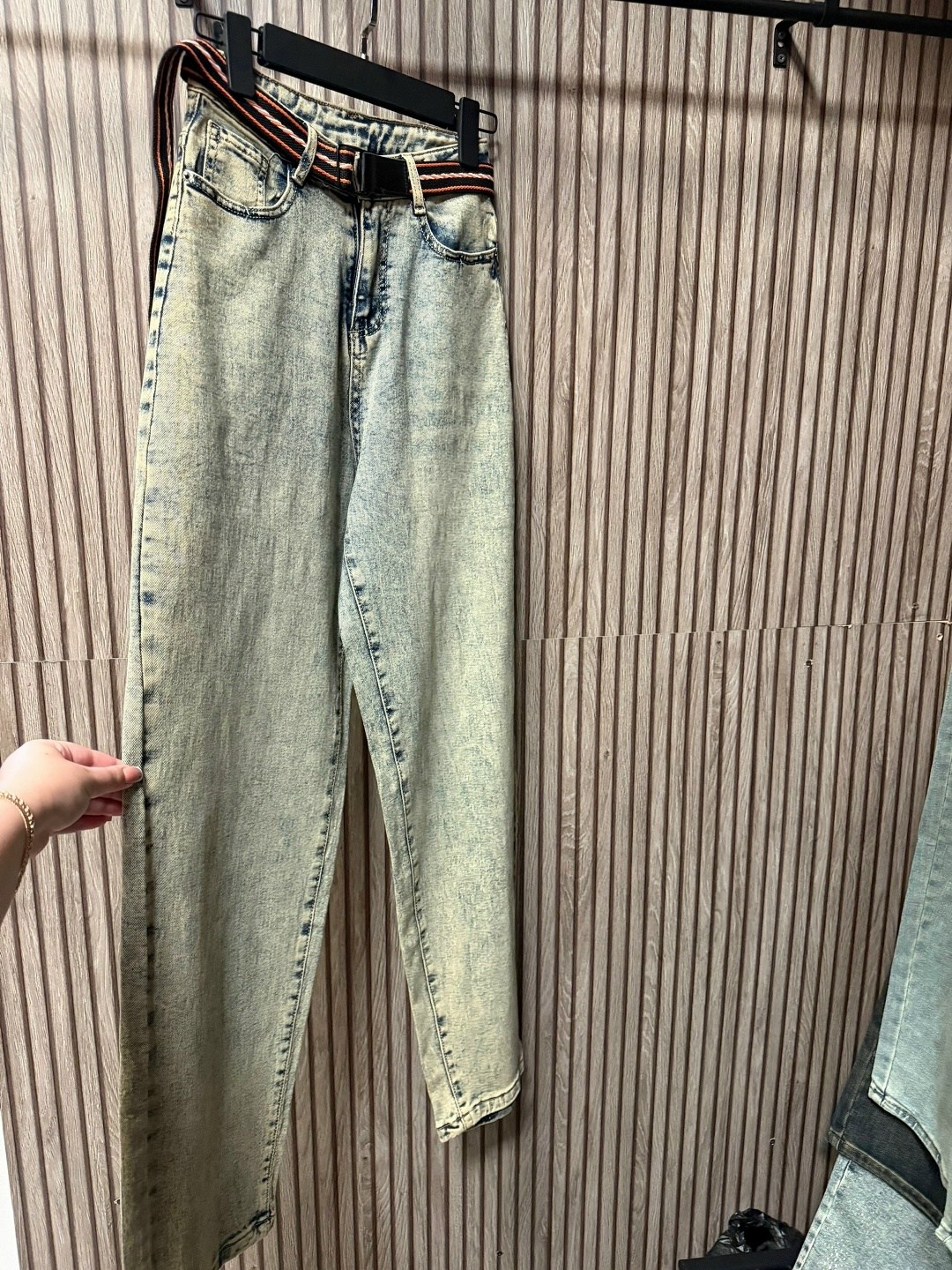 женские джинсы,джинсы,джинсы модные,стильные джинсы,джинсы прямые