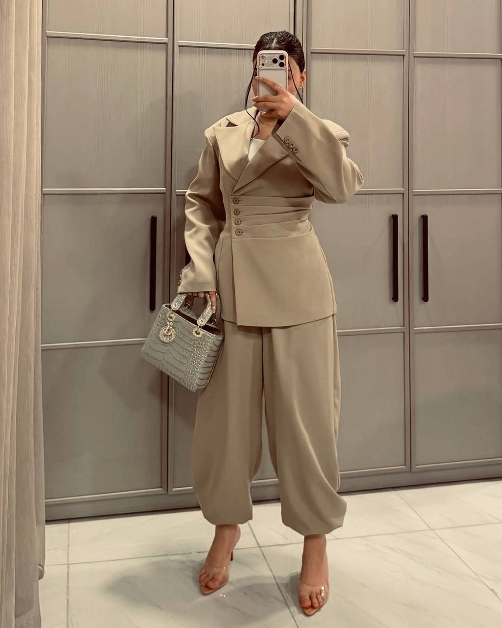 брючный костюм,костюм классический брючный,брючный женский костюм,женский костюм,брючный костюм деловой с пиджаком sanro 322318520