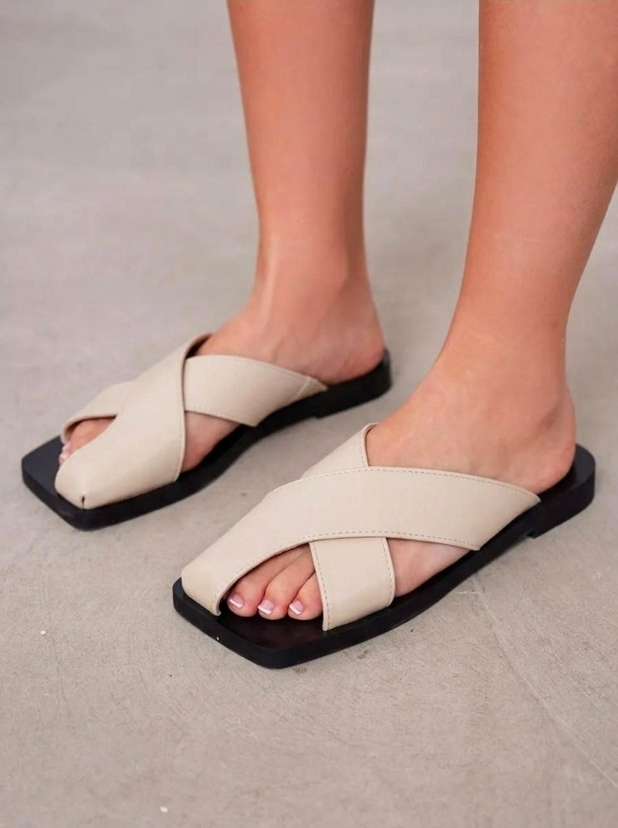 женские шлепанцы,босоножки шлепанцы,модные шлепанцы,шлепанцы летние,