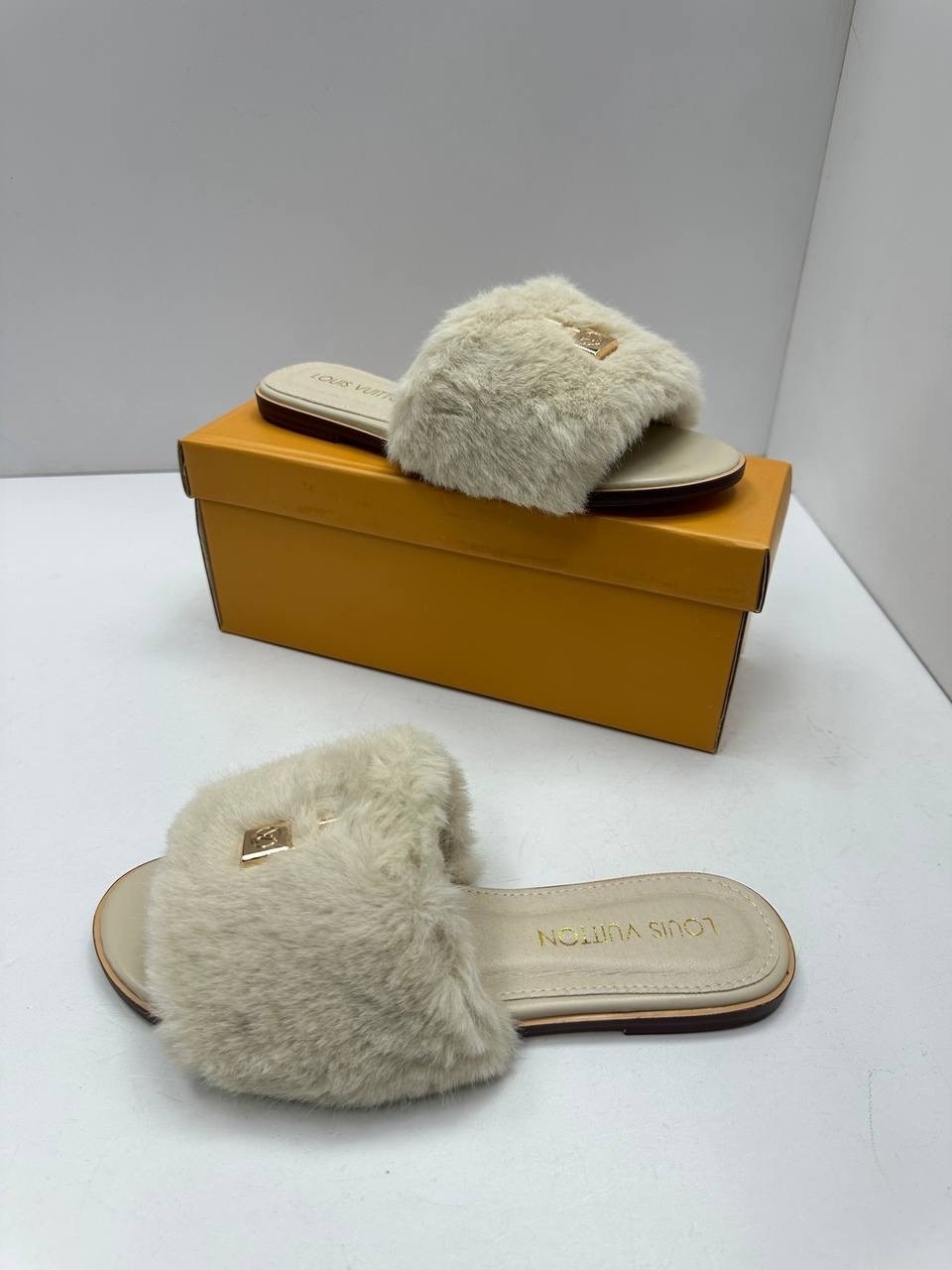 тапочки louis vuitton,шлепанцы louis vuitton,louis vuitton shoes,тапочки женские,меховые тапочки луи виттон