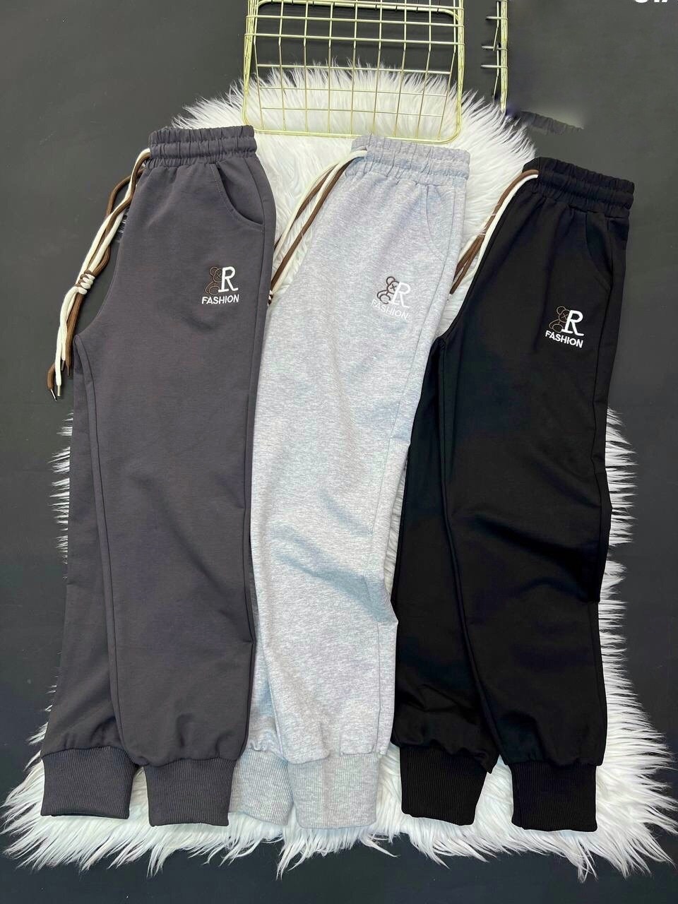 брюки спортивные,спортивные штаны,спортивные штаны мужские,мужские брюки спортивные,штаны прада мужские