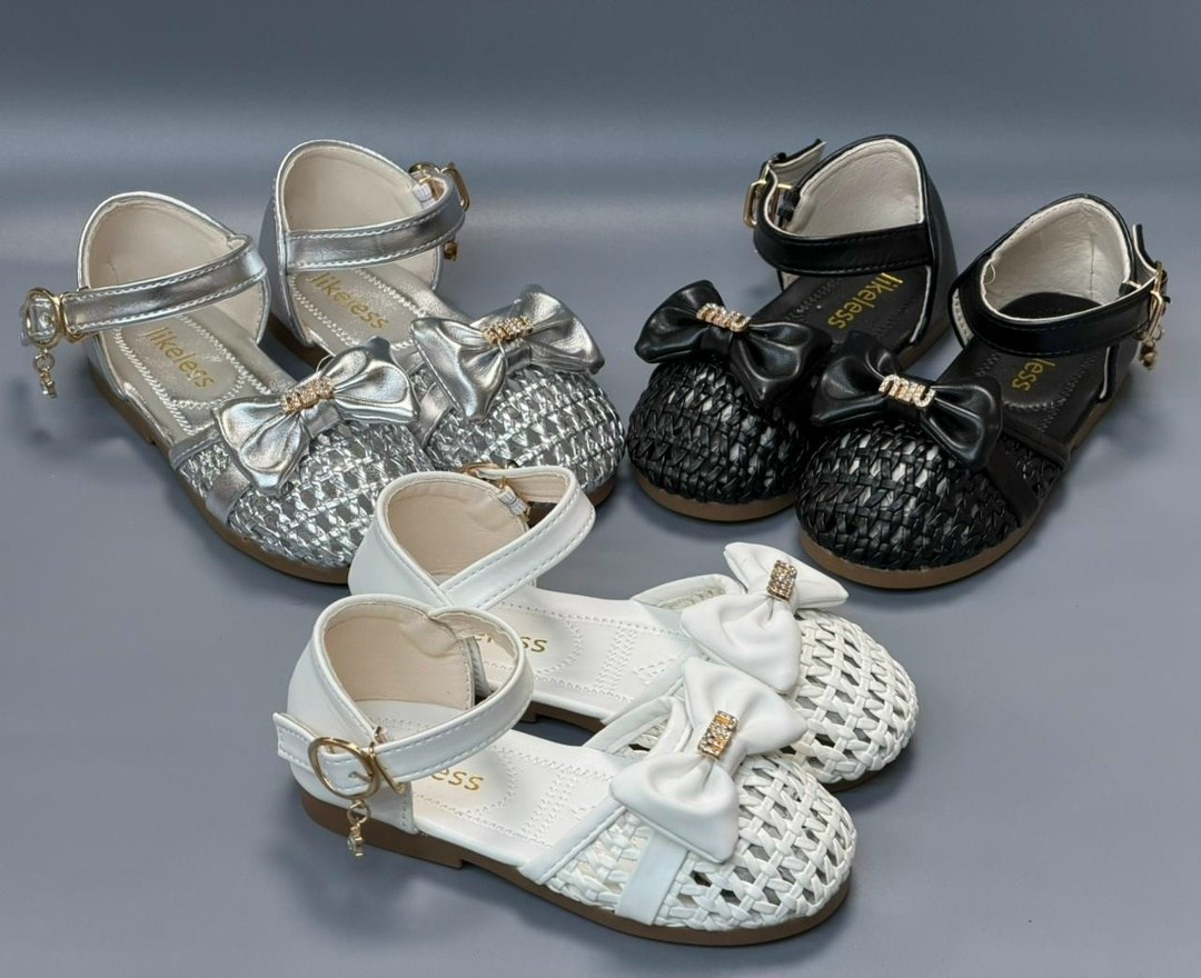 детские туфли,туфли блестящие для девочек,детские туфли для девочек,серебристые туфли для девочки,босоножки для девочек