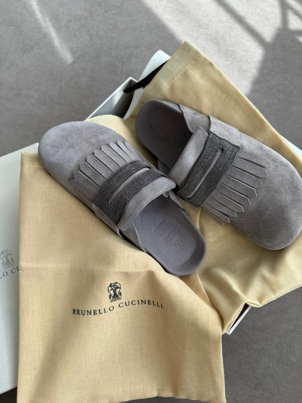 мюли brunello cucinelli,сабо brunello cucinelli,шлепанцы brunello cucinelli,,замшевые шлепанцы brunello cucinelli