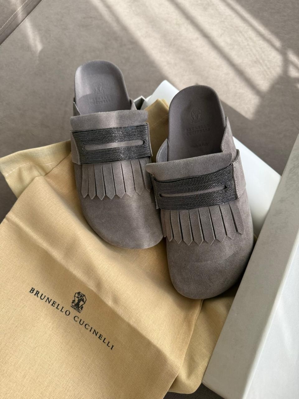 мюли brunello cucinelli,сабо brunello cucinelli,шлепанцы brunello cucinelli,,замшевые шлепанцы brunello cucinelli