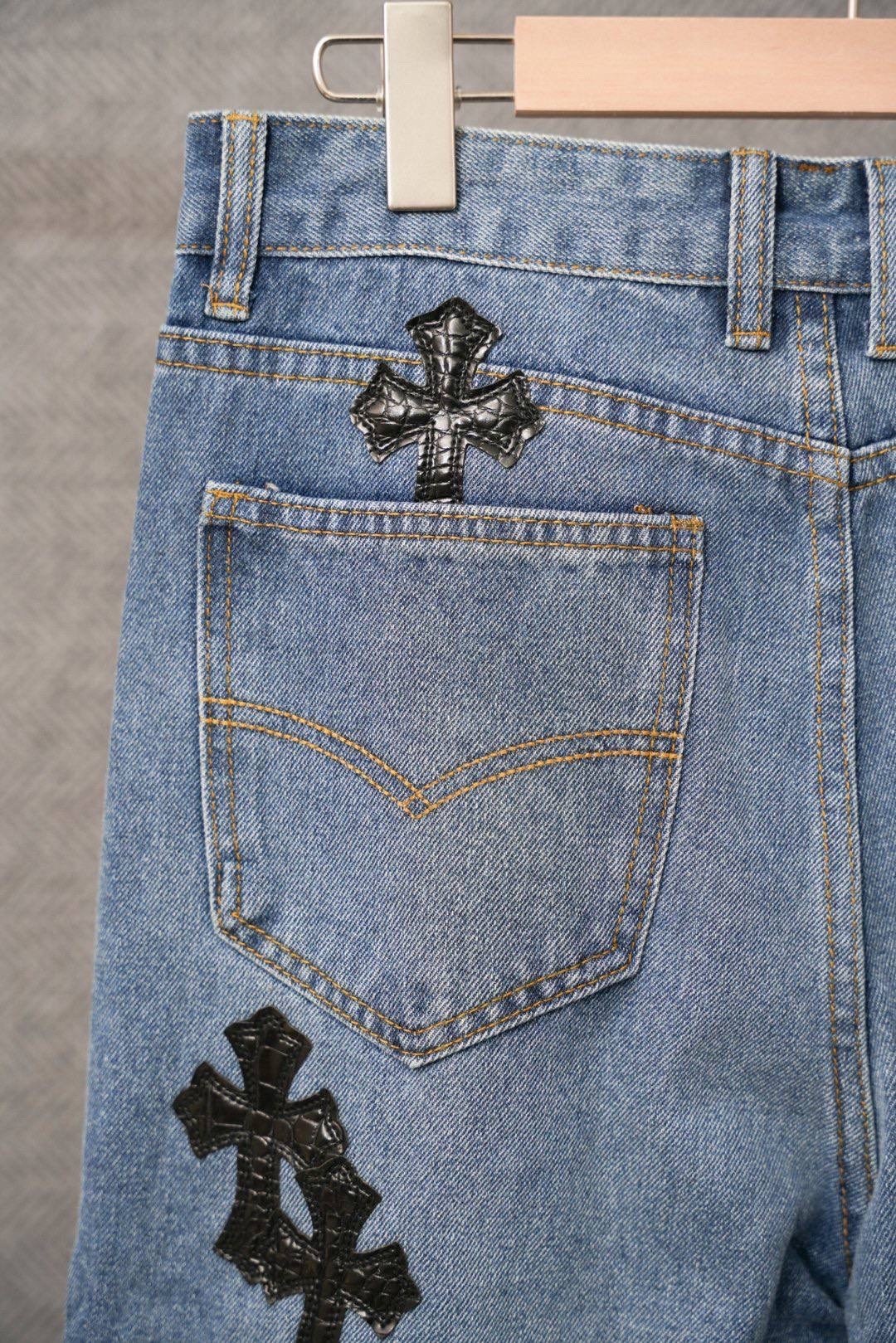 джинсы chrome hearts,джинсы chrome hearts с крестами,джинсы с крестами,джинсы модные,джинсовые брюки
