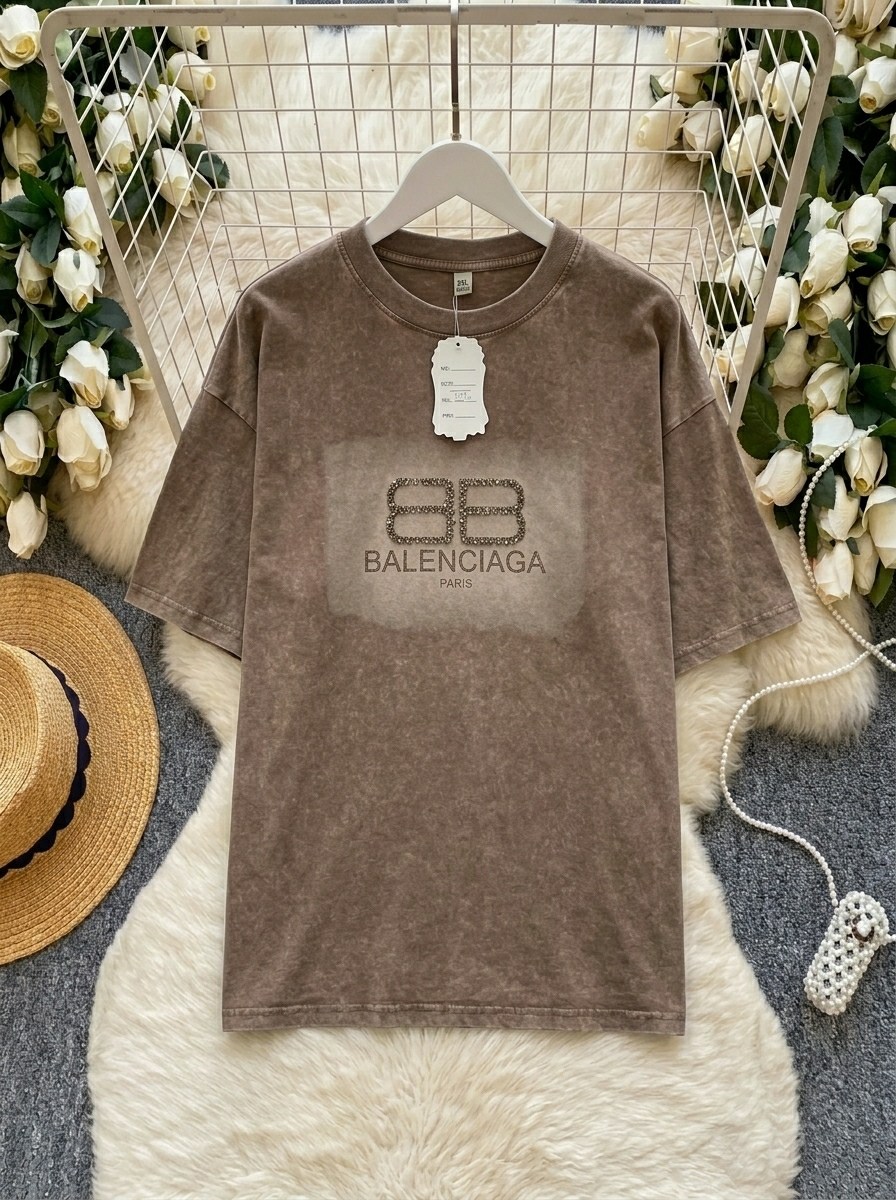 футболка balenciaga,футболка balenciaga женская,футболки баленсиага,футболка баленсиага женские,рваная футболка balenciaga