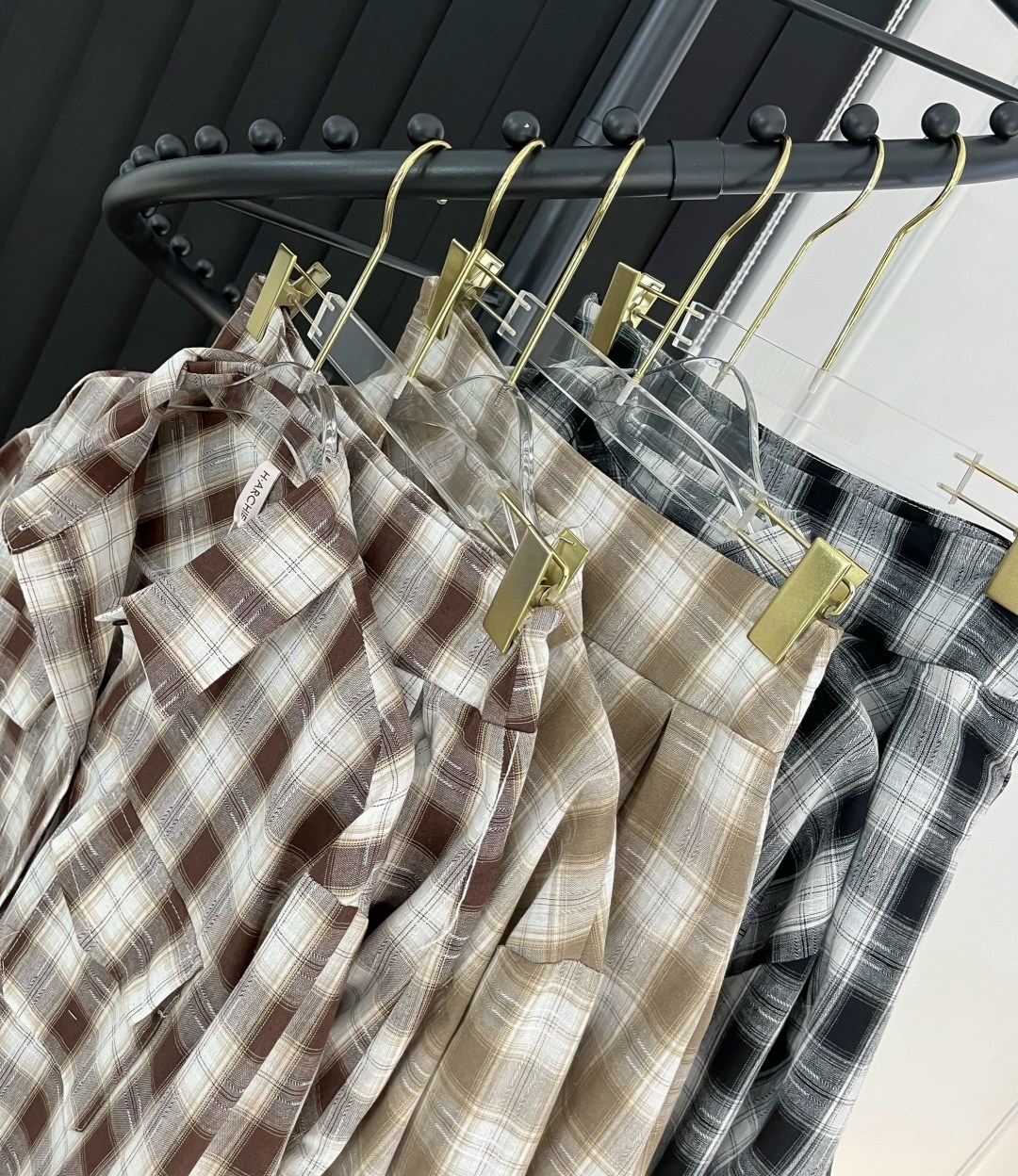 женская рубашка в клетку,клетчатая рубашка,женские клетчатые рубашки,рубашка в клетку,костюм в клетку с юбкой