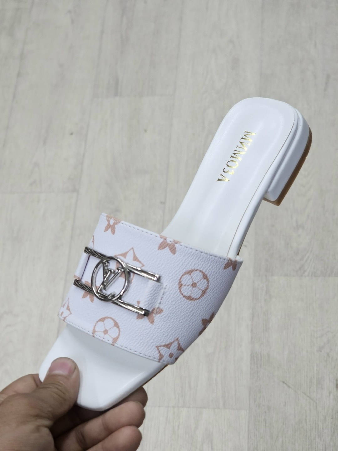 луи виттон шлепки женские,шлепанцы женские луи виттон,,шлепанцы луи виттон,шлепанцы louis vuitton