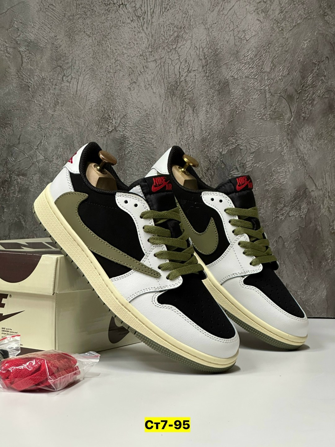 кроссовки nike air jordan 1 low travis scott,кроссовки nike travis scott air jordan 1,кроссовки travis scott x air jordan 1 low olive,кроссовки travis scott x air jordan 1 low,кроссовки nike air jorda