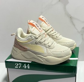 Кроссовки